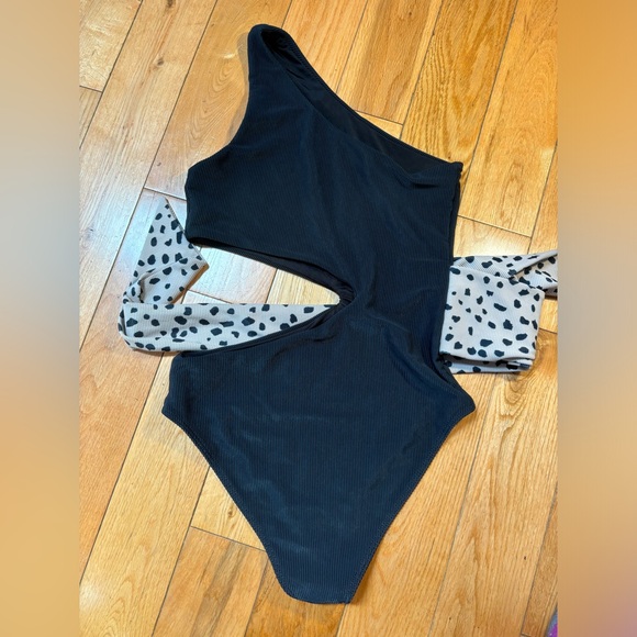 Beach Riot EUC black taupe ribbed wrap one piece M - Picture 4 of 8